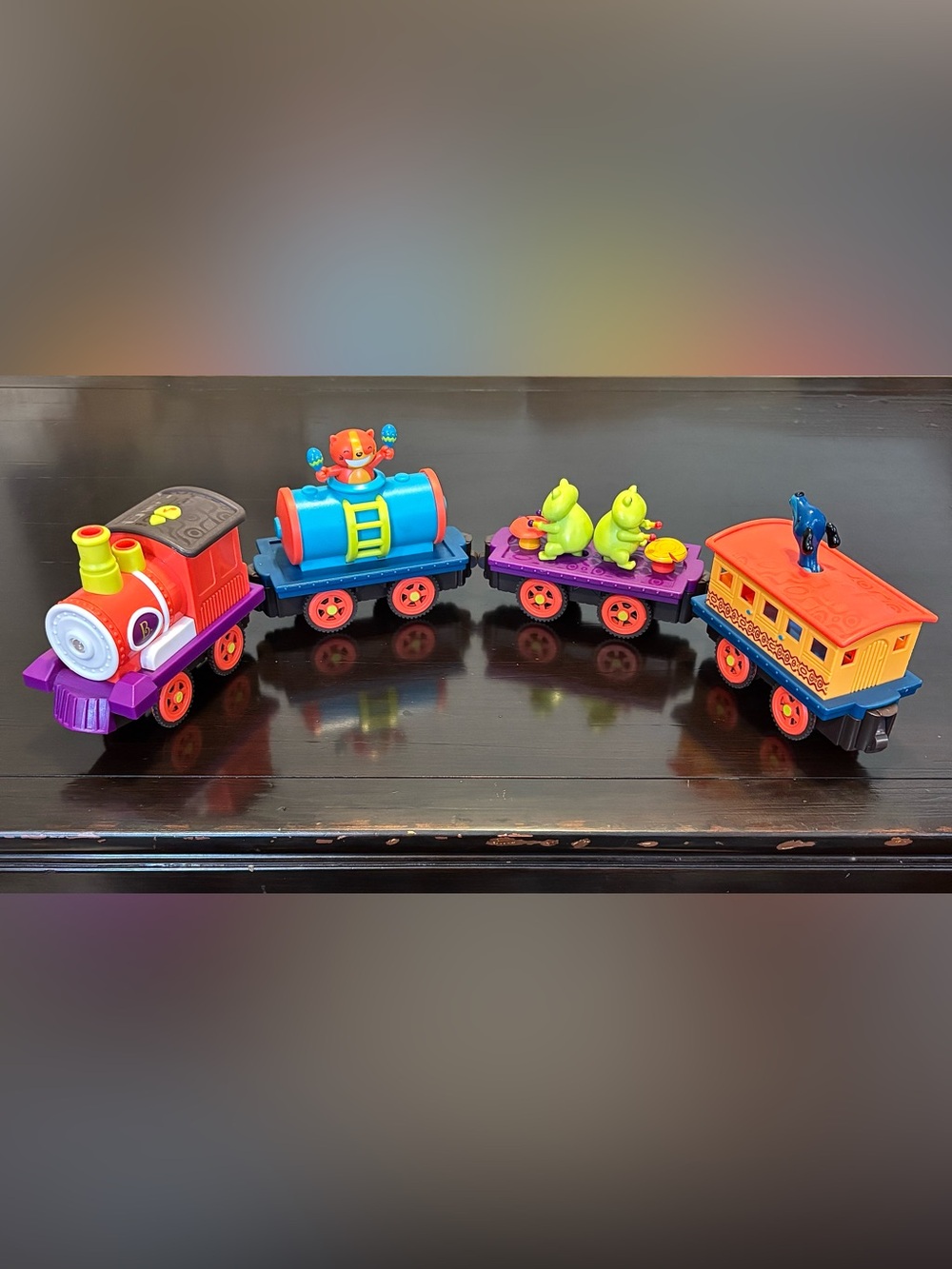 B Toys Critter Express Train Set Musical Lights and Train Sounds 4 Magnetic Cars